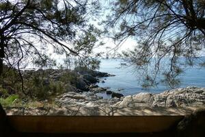 caminho de ronda na costa brava catalã, s'agaro, espanha foto