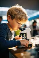 criança usando uma microscópio dentro uma Ciência laboratório foto