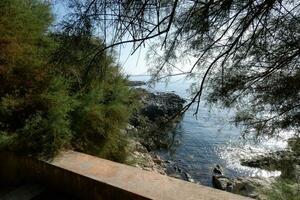 caminho de ronda na costa brava catalã, s'agaro, espanha foto