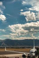 aeroporto bozeman montana e montanhas rochosas foto