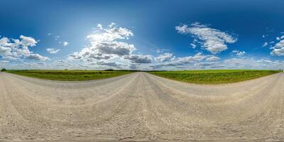 360 hdri panorama em branco areia cascalho estrada com nuvens em azul céu dentro equirretangular esférico desatado projeção, cúpula substituição dentro zangão panoramas, jogos desenvolvimento céu cúpula ou vr conteúdo foto