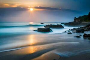 a Sol sobe sobre a oceano e pedras em a de praia. gerado por IA foto