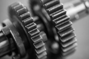 engrenagem e engrenagens rodas, relógio mecanismo, latão metal motor industrial. foto