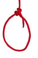 nó de bowline feito de corda sintética vermelha isolada no fundo branco foto