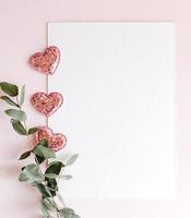 fundo com espaço de cópia em branco no fundo rosa com glitter rosa foto