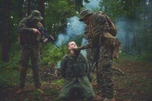 soldado dentro uma missão foto