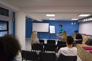 palestrante seminário conceito de reunião de negócios corporativos foto