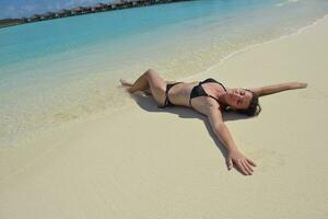 mulher feliz aproveite o horário de verão foto