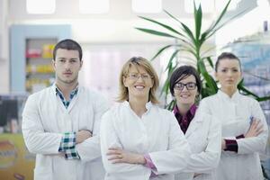 equipe de pessoas de farmácia foto