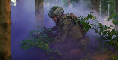soldado em ação foto