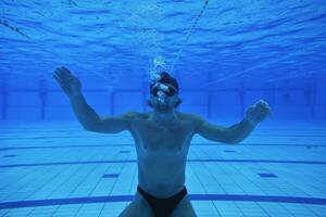 piscina debaixo d'água foto