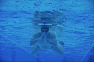 piscina debaixo d'água foto