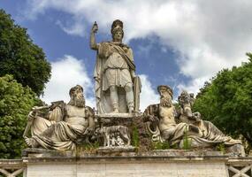 fontana del nettuno, praça del popolo dentro Roma, Itália foto
