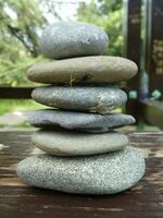 zen pedras equilibrado foto