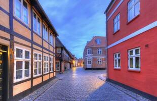 rua dentro medieval cidade do costela, Dinamarca - hdr foto