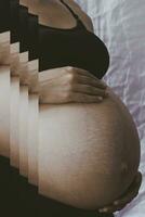 grávida mulher. 9º mês do gravidez. cópia de espaço foto
