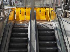 escada rolante fora de serviço foto