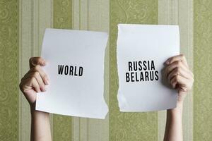mundo contra Rússia e bielorrússia foto