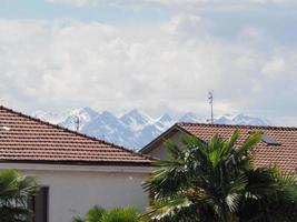 montanhas dos Alpes vistas de Turin foto