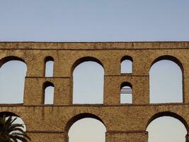 antigo romano aqueduto dentro Grécia foto