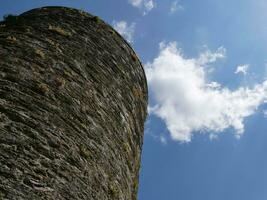 velho céltico castelo torre fundo, blarney castelo dentro Irlanda, velho antigo céltico fortaleza foto