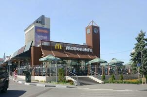 mcdonald's restaurante dentro Poltavski shlyakh 58 dentro Carcóvia, Ucrânia foto