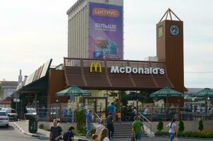 mcdonald's restaurante dentro Poltavski shlyakh 58 dentro Carcóvia, Ucrânia foto