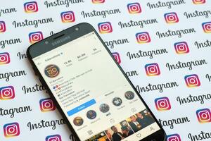 fc Barcelona oficial Instagram conta em Smartphone tela em papel Instagram bandeira. foto