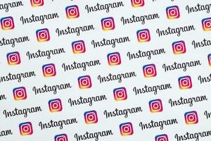 Instagram padronizar impresso em papel com pequeno Instagram logotipos e inscrições. Instagram é americano foto e compartilhamento de vídeo social trabalho em rede serviço possuído de Facebook