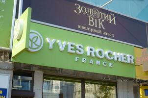 Carcóvia, Ucrânia - Outubro 20, 2019 Yves rocher boutique dentro kharkiv. Yves rocher é mundo famoso cosméticos e beleza marca foto