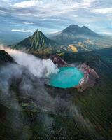 explosivo beleza majestoso em erupção vulcão no meio deslumbrante natural panorama tirar o fôlego ativo vulcão em erupção dentro majestoso vulcânico panorama. foto