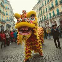 Dragão ou leão dança mostrar Barongsai dentro celebração chinês lunar Novo ano festival. ásia tradicional conceito de ai gerado foto