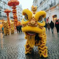 Dragão ou leão dança mostrar Barongsai dentro celebração chinês lunar Novo ano festival. ásia tradicional conceito de ai gerado foto