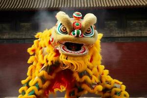 Dragão ou leão dança mostrar Barongsai dentro celebração chinês lunar Novo ano festival. ásia tradicional conceito de ai gerado foto