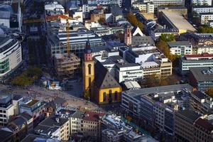 paisagem urbana europeia edifícios gerais na alemanha frankfurt foto