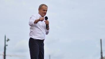 Varsóvia, Polônia. 1 Outubro 2023. Donald presa durante do dentro a maior demonstrações visto dentro Polônia desde a outono do O comunismo. marcha do uma milhão corações foto