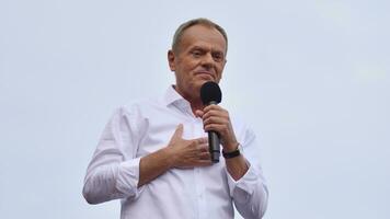 Varsóvia, Polônia. 1 Outubro 2023. Donald presa durante do dentro a maior demonstrações visto dentro Polônia desde a outono do O comunismo. marcha do uma milhão corações foto