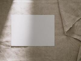 maquete de cartão de convite, modelo de cartão em branco. postura plana foto