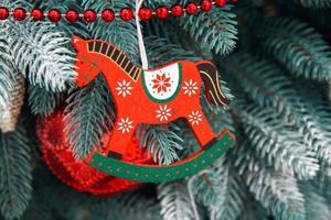 árvore de natal decorada com close up foto