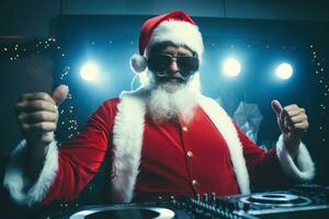 louco santa claus dj com fone de ouvido, dança às Natal festa com discoteca fundo. generativo ai foto