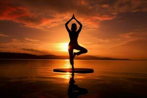 amanhece graça silhueta do a elegante mulher praticando manhã ioga ai gerado foto