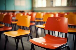 borrado Visão do a esvaziar elementar Sala de aula com cadeiras, desprovido do alunos ai gerado foto