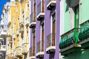 porto rico colorida colonial arquitetura dentro histórico cidade Centro foto