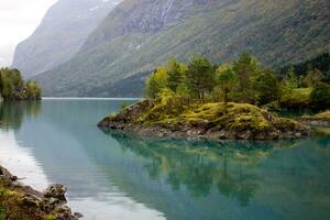 lindo norueguês panorama dentro outono perto loen e corda dentro Noruega foto