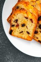 Natal fruta bolo doce pastelaria seco fruta cereja, seco damasco, ameixa seca, passas doce sobremesa feriado tratar Novo ano e Natal celebração refeição Comida lanche em a mesa cópia de espaço Comida foto