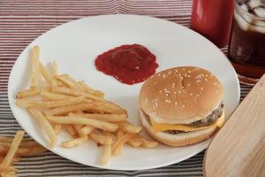 ketchup e junk food. foto