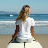 ai gerado menina sentar em a surfar quadro, de praia visualizar, em branco branco t - camisa, costas Visão foto