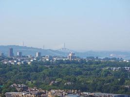 vista aérea de edimburgo de calton hill foto