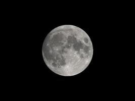lua cheia vista com telescópio