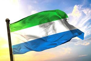 Serra Leoa 3d Renderização bandeira acenando isolado céu e nuvem fundo foto
